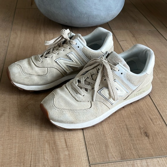 New Balance Beige Sneakers - Picture 1 of 7